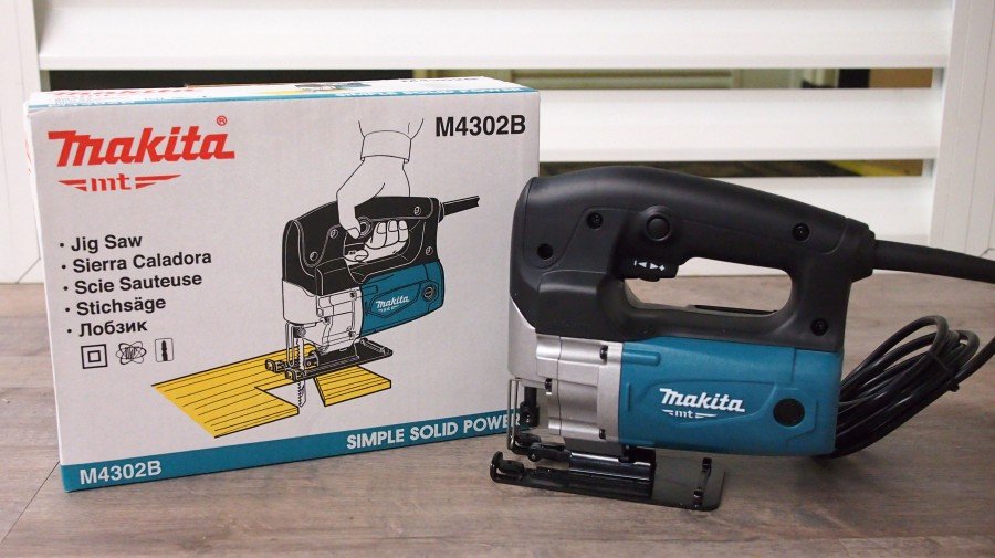 Máy cưa lọng Makita - M4302B