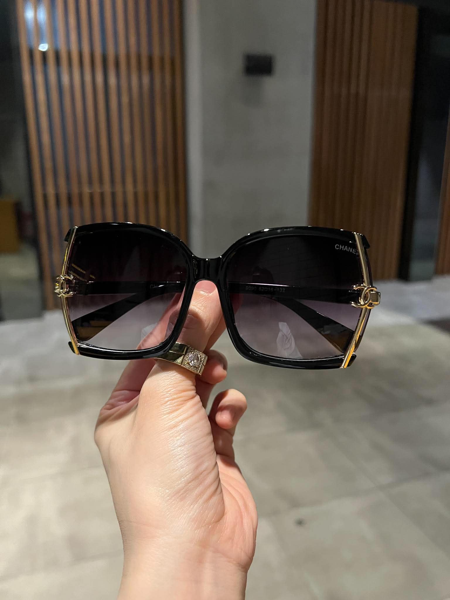 Kính râm nữ thời trang chống nắng sành điệu