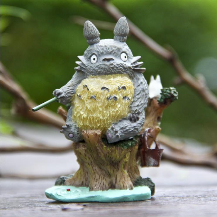 Mô hình Totoro câu cá bên gốc cây với Chibi Totoro trang trí tiểu cảnh, góc làm việc, DIY
