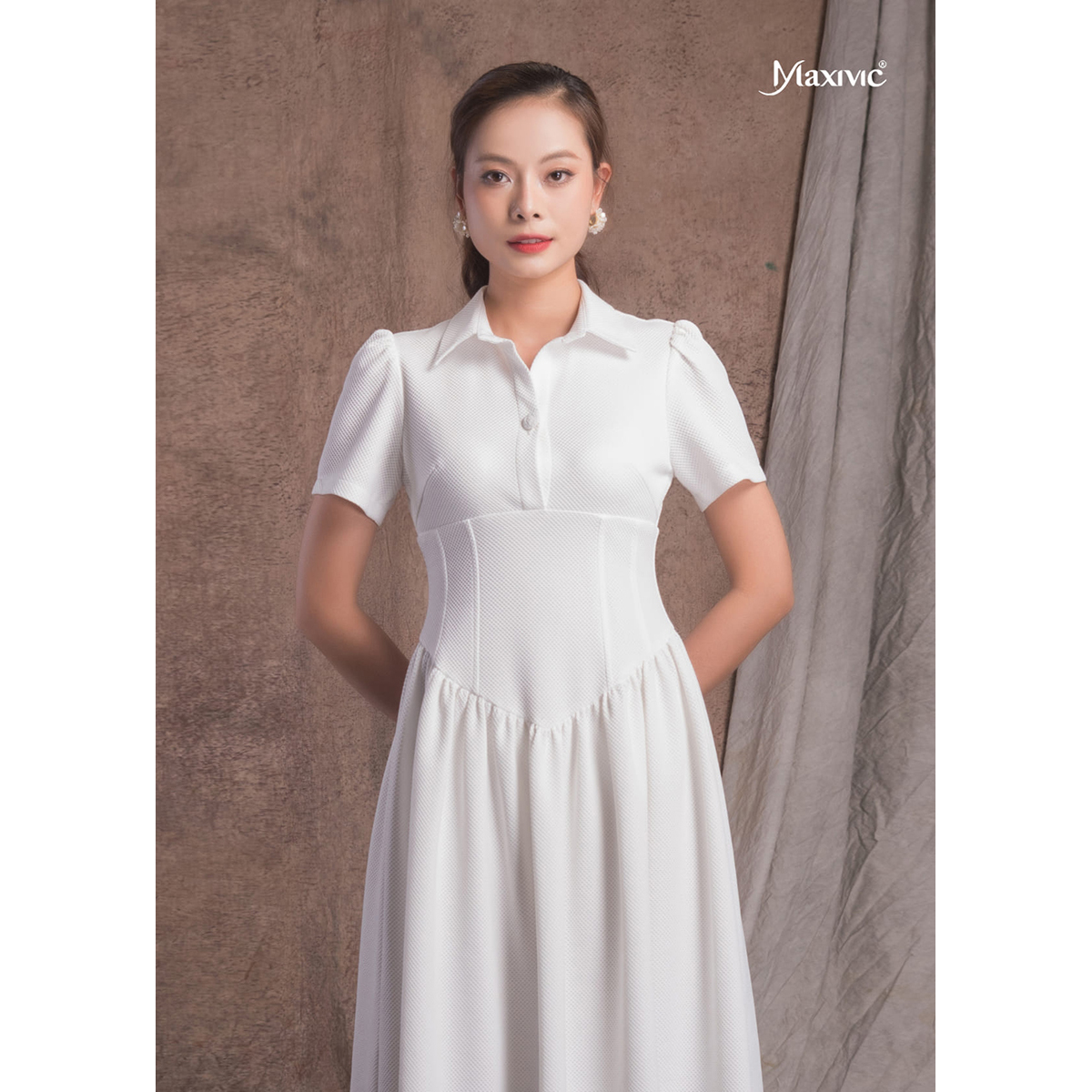 Đầm Rubi Trắng Nút Ngực Maxivic M01227029