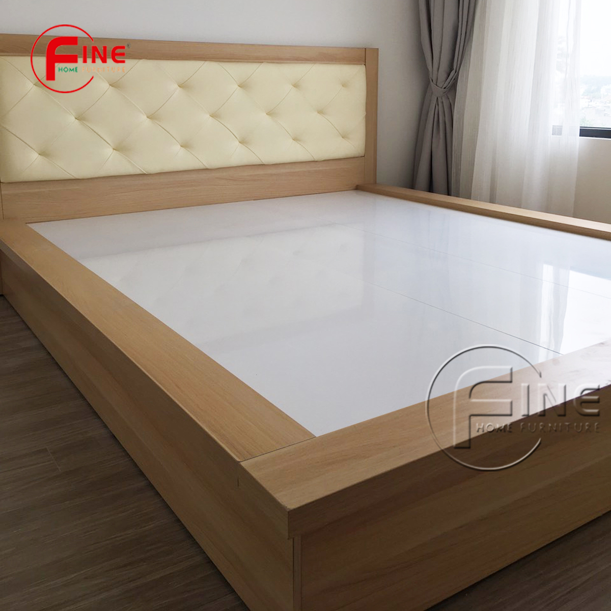 Giường Phong Cách Nhật Bản có ốp nệm đầu giường sang trọng FINE FG217 Kích thước 1m4