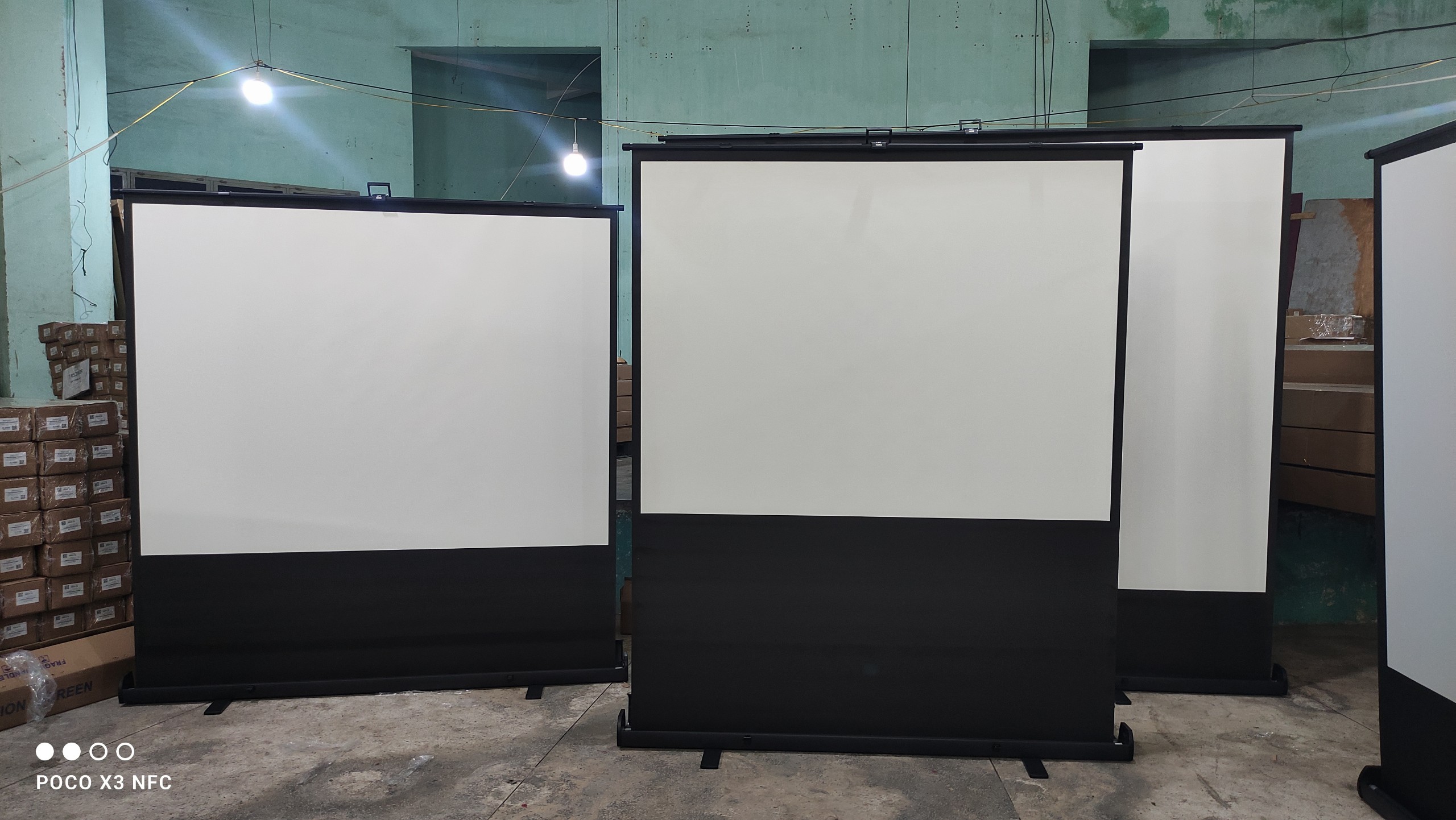 Màn chiếu để sàn tiện lợi di động Apollo kích thước 50 inch, 60 inch, 80 inch, 90 inch- Hàng nhập khẩu