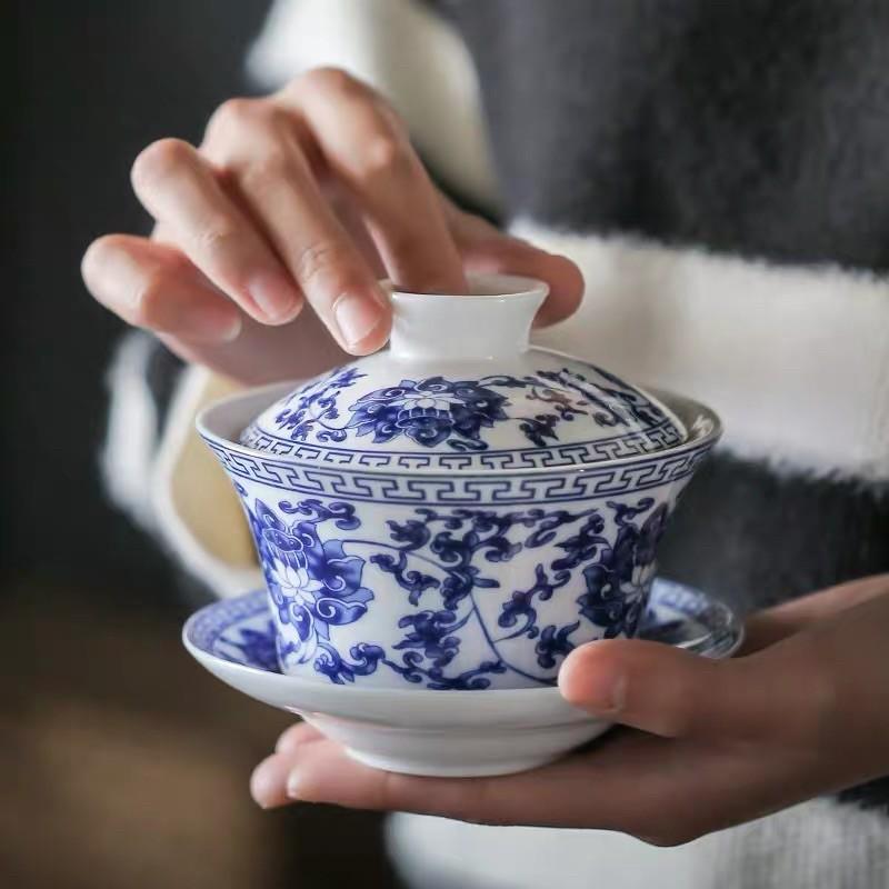 Chén trà có nắp cổ trang có sẵn