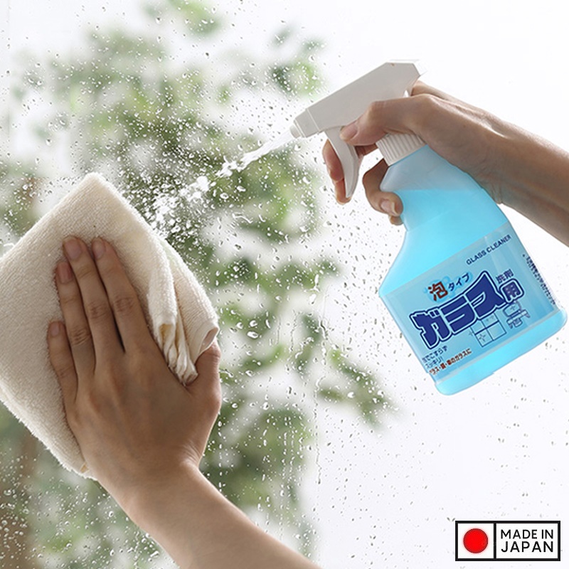 Chai xịt tẩy rửa kính dạng bọt Rocket 300ml - Made in Japan