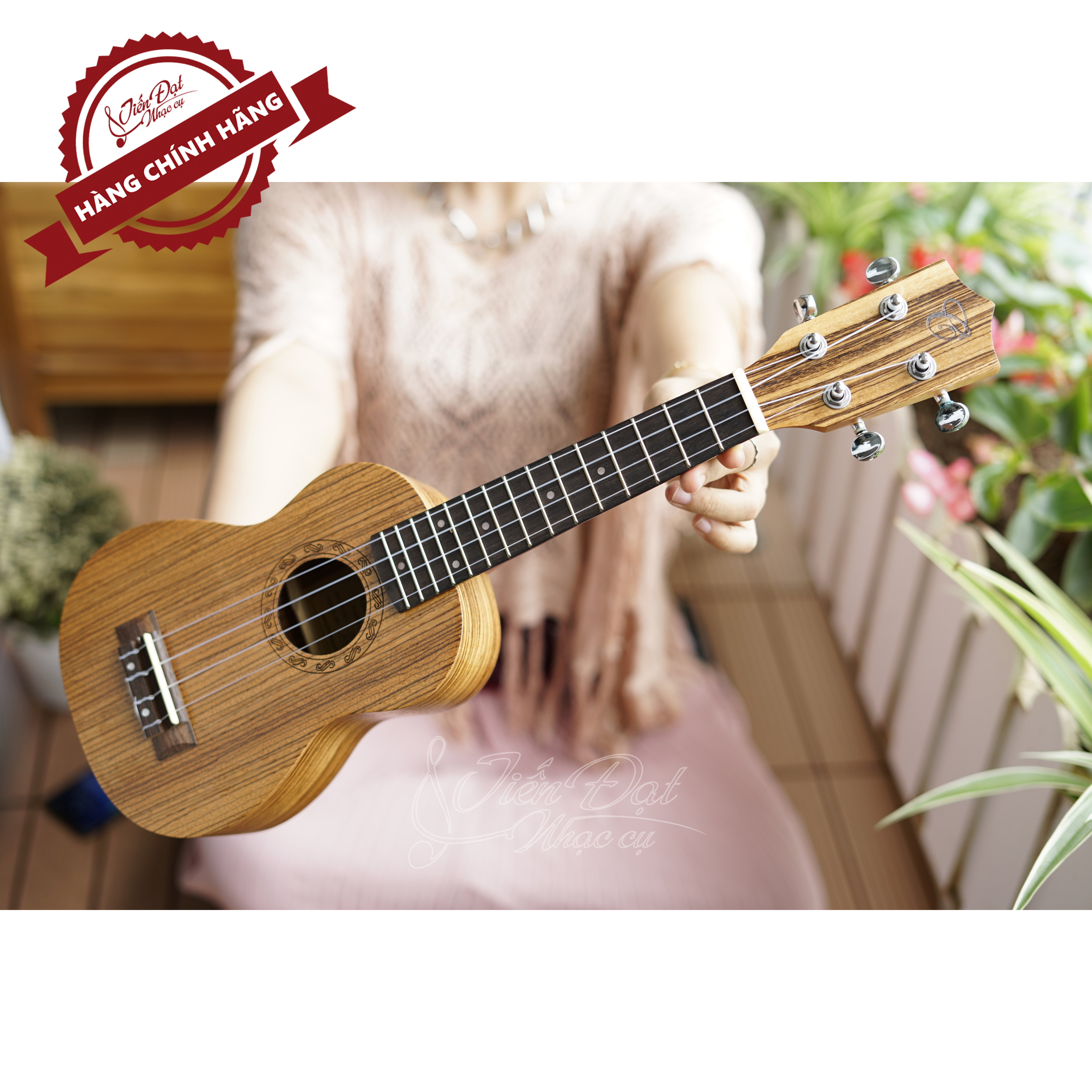 Đàn Ukulele Soprano CHARD U-21B, Mặt Đàn Gỗ Hồng Sắc