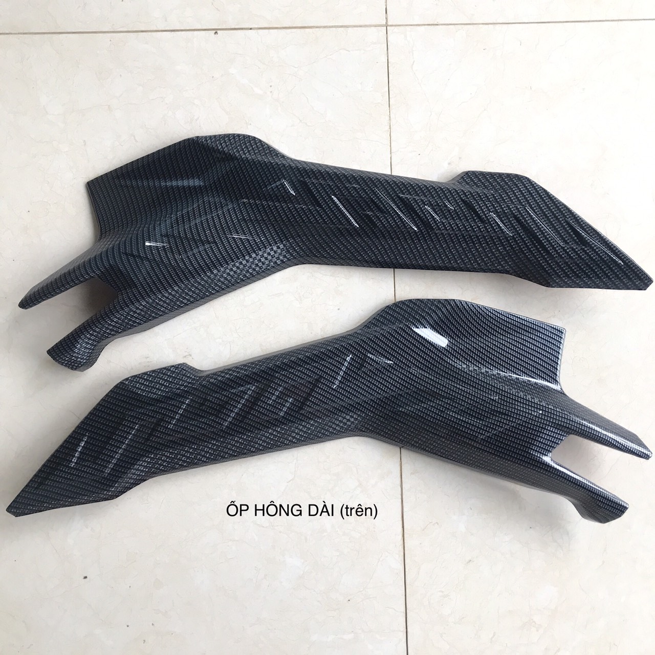 ỐP HÔNG LỚN , NẸP HÔNG DÀI DÙNG CHO XE AIR BLADE 2020 2021 - 125 150 CACBON