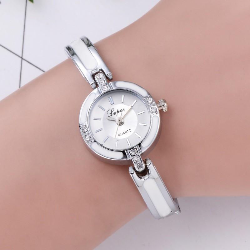 Đồng hồ đeo tay cá tính cho nữ