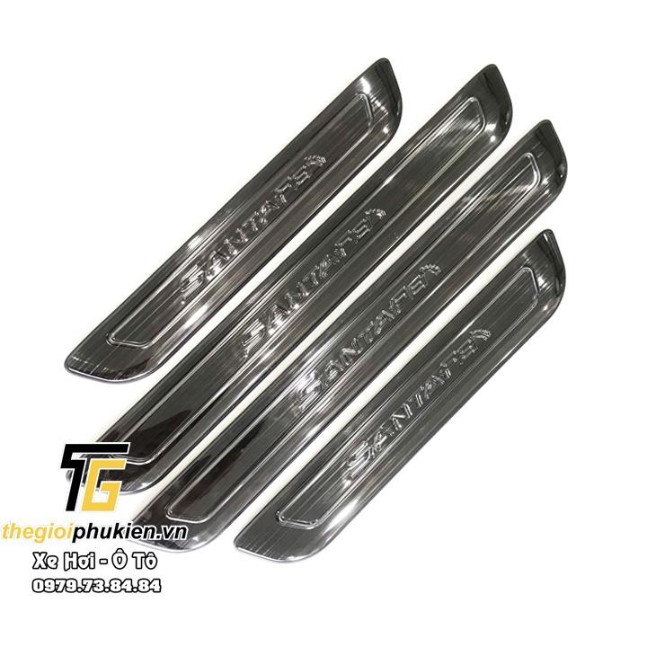 Bộ Ốp bậc cửa, Nẹp bước chân Hyundai Santafe 2021 - Mẫu Titan