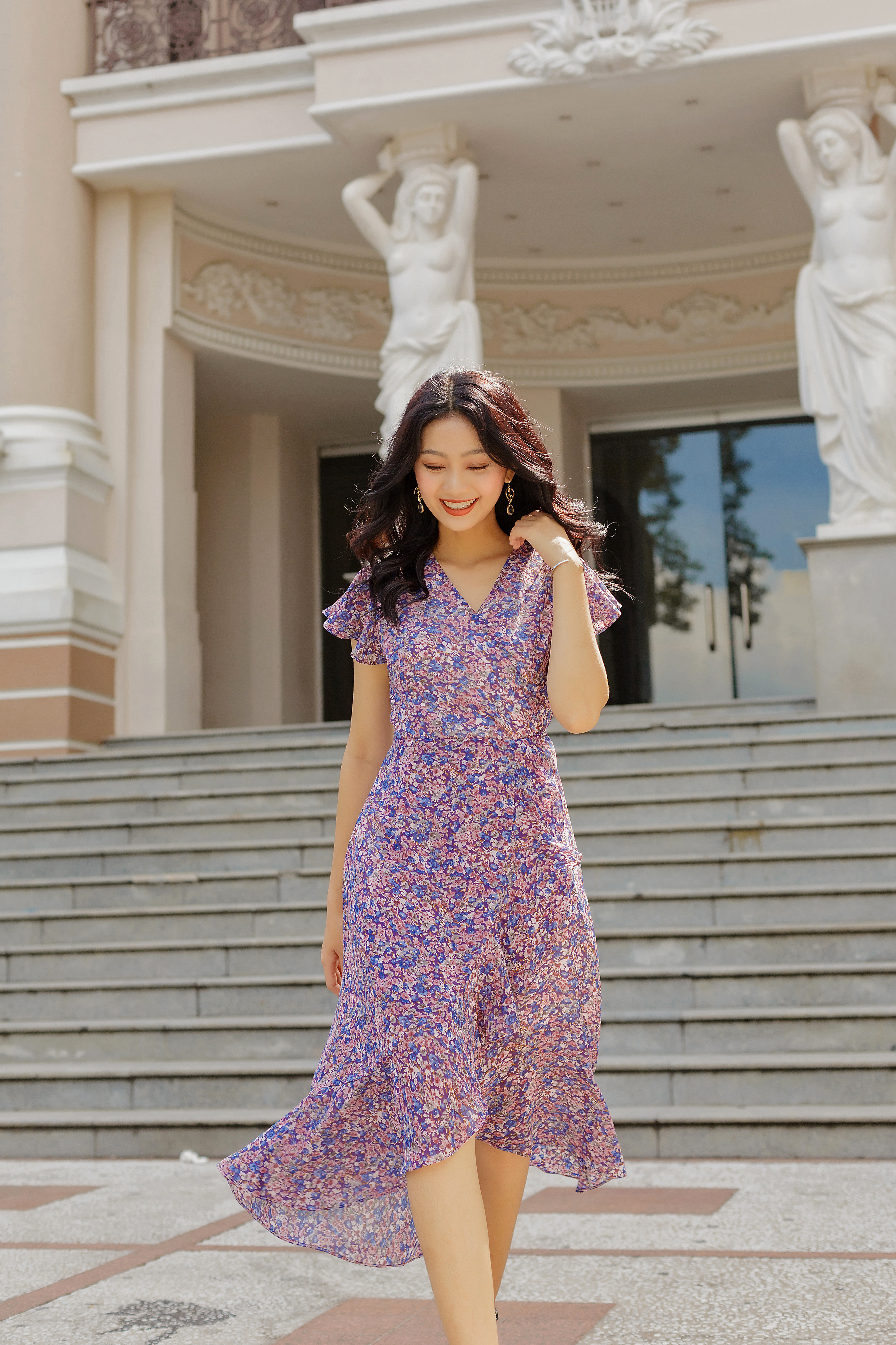Đầm hoa cổ chéo bèo