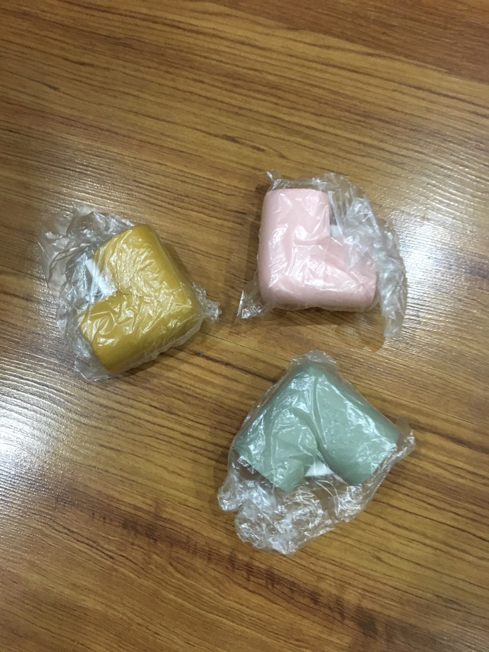 Combo 4 Miếng Xốp Cao Su Bịt Góc Bàn An Toàn Cho Bé