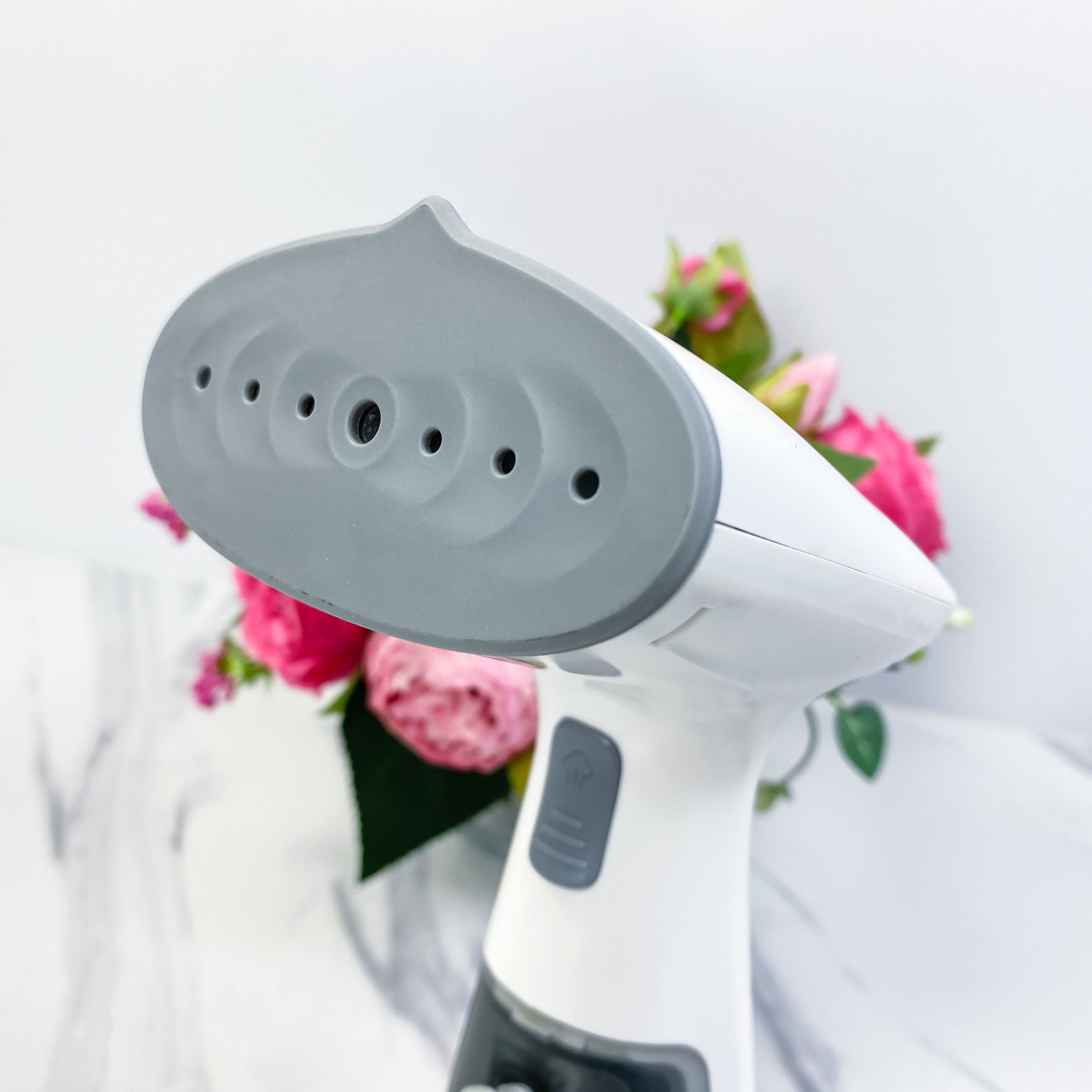 Bàn là hơi nước cầm tay Lock&lock ENI148 - Hàng Chính Hãng