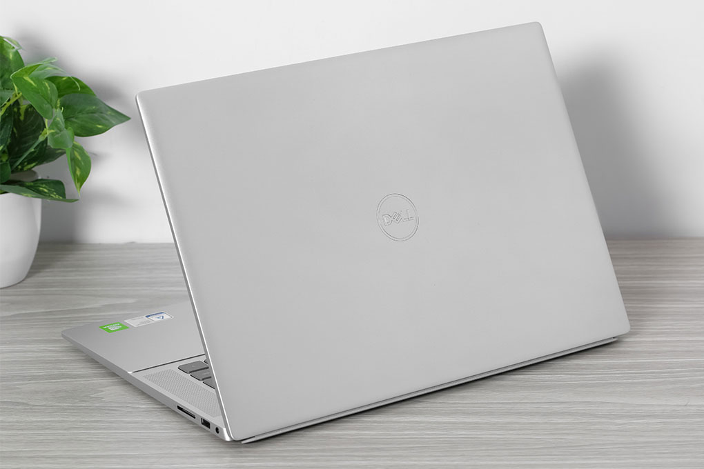 Laptop Dell Inspiron 16 5620 i5 1240P/16GB/512GB/2GB MX570/OfficeHS/Win11 - Hàng chính hãng