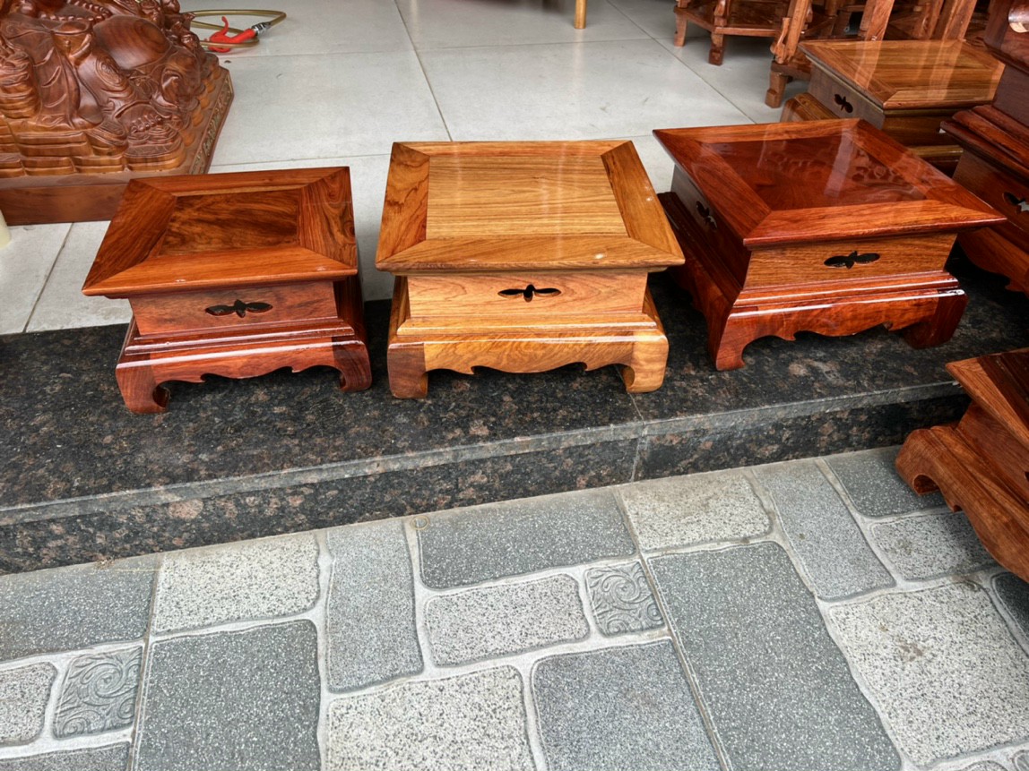 Đôn gỗ hương mặt 30cm cao 18cm và mặt 25 cao 17 cm