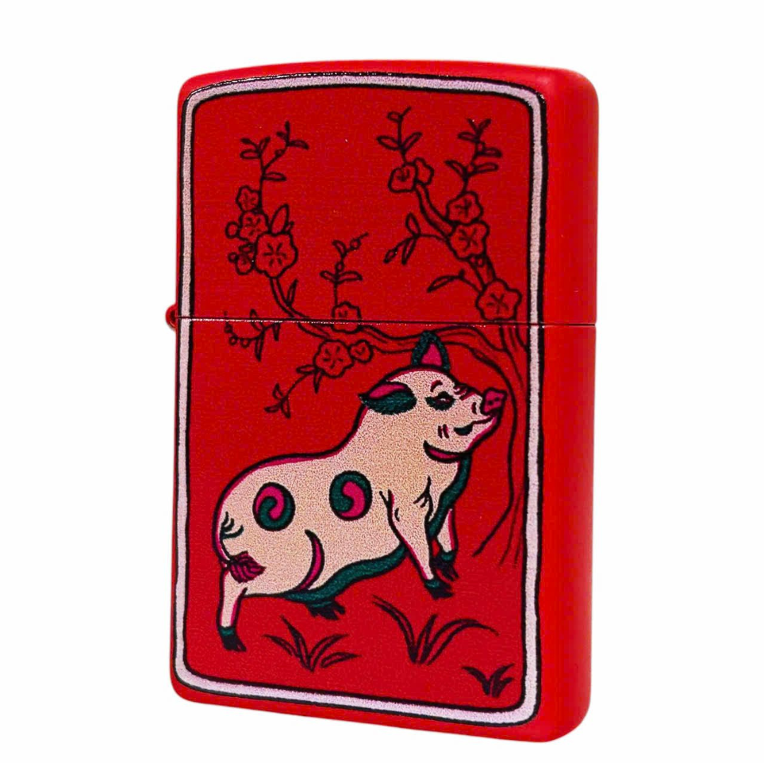 Bật lửa Zippo Year of the Pig - Phiên Bản 12 Con Giáp (Tuổi Hợi) Thiết Kế Việt Nam, Sơn Tĩnh Điện Đỏ May Mắn Chính Hãng