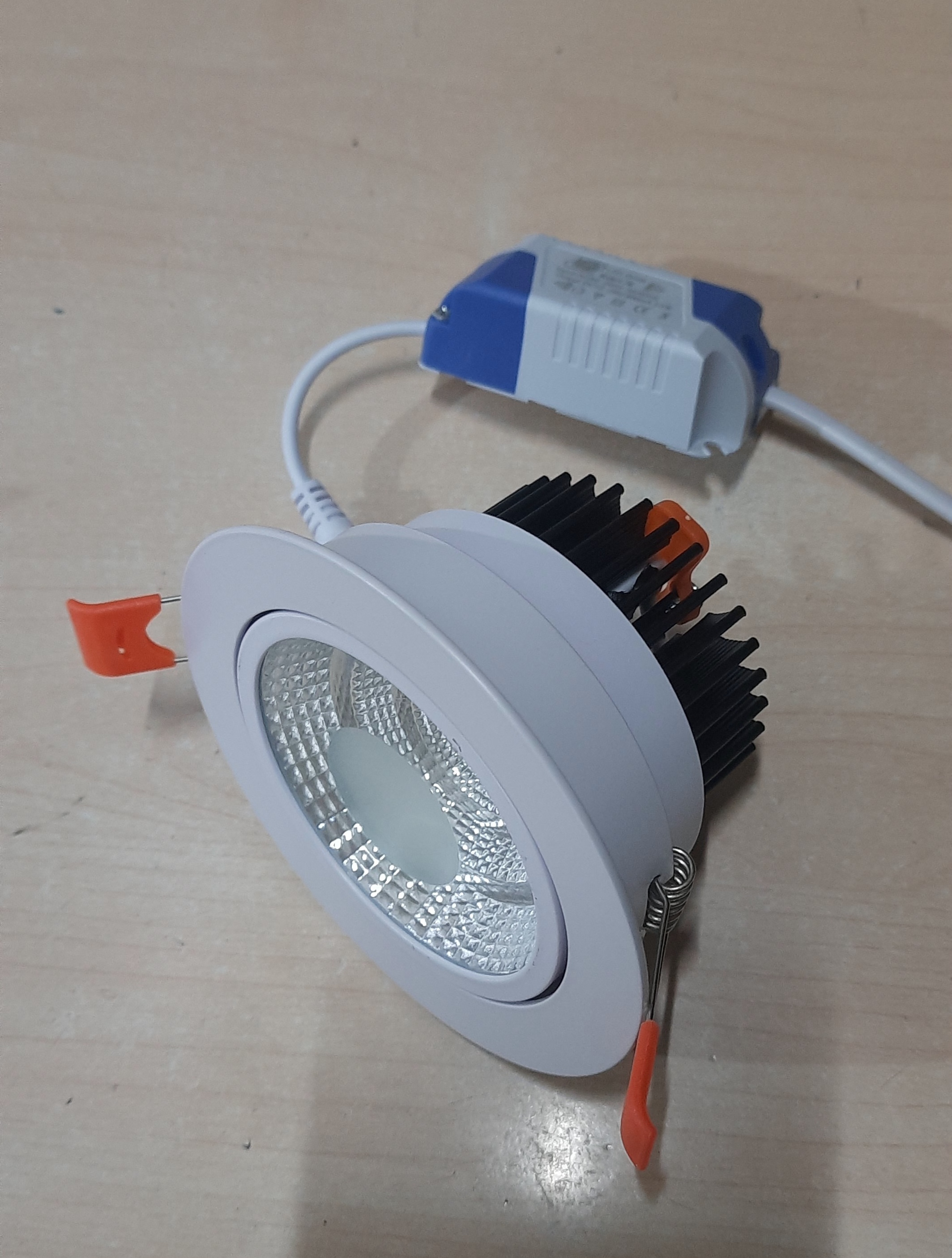 ĐÈN SPOTLIGHT ÂM TRẦN