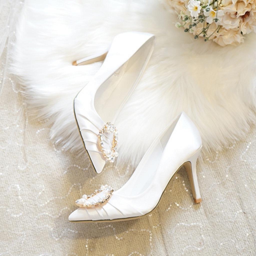 Giày cao gót, giày cưới gót nhọn xếp ly nguyệt quế ngọc màu trắng cao cấp - GCCD016