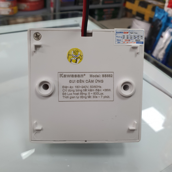 Đuôi đèn cảm ứng hồng ngoại tự động mở/tắt đèn SS682 Kawasan (mẫu mới)