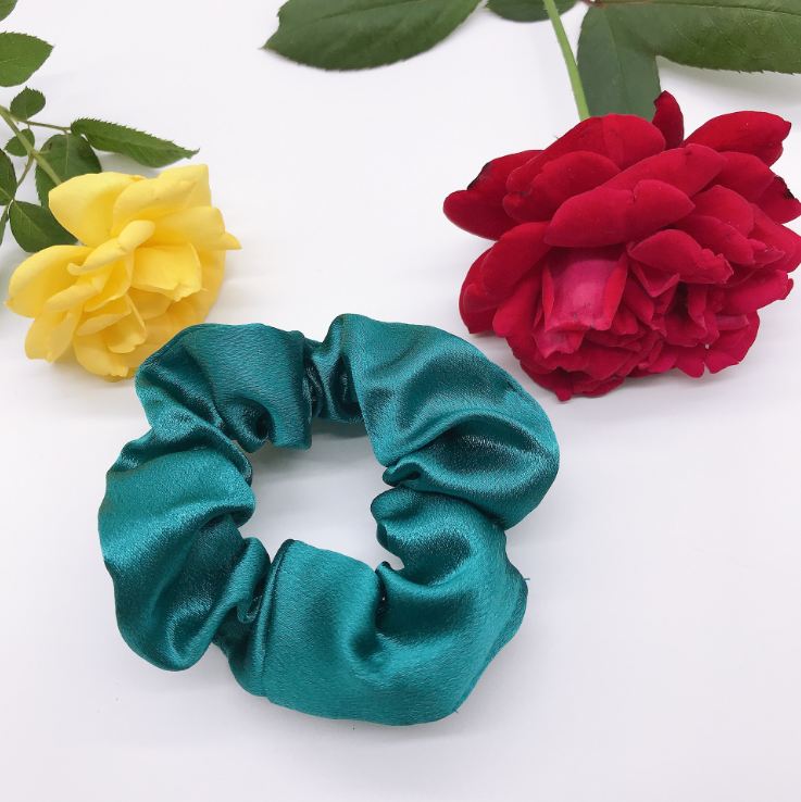 Combo 2 Dây Chun Buộc Tóc Scrunchies Vải Lụa Xinh Xắn (màu ngẫu nhiên)