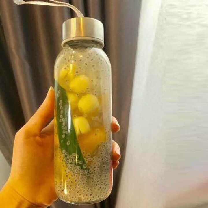 Chai đựng nước thủy tinh 300ml - Nắp Thiếc vặn có dây treo - bình thuỷ tinh đựng trà sữa, nước ép, café, sinh tố, sữa tươi