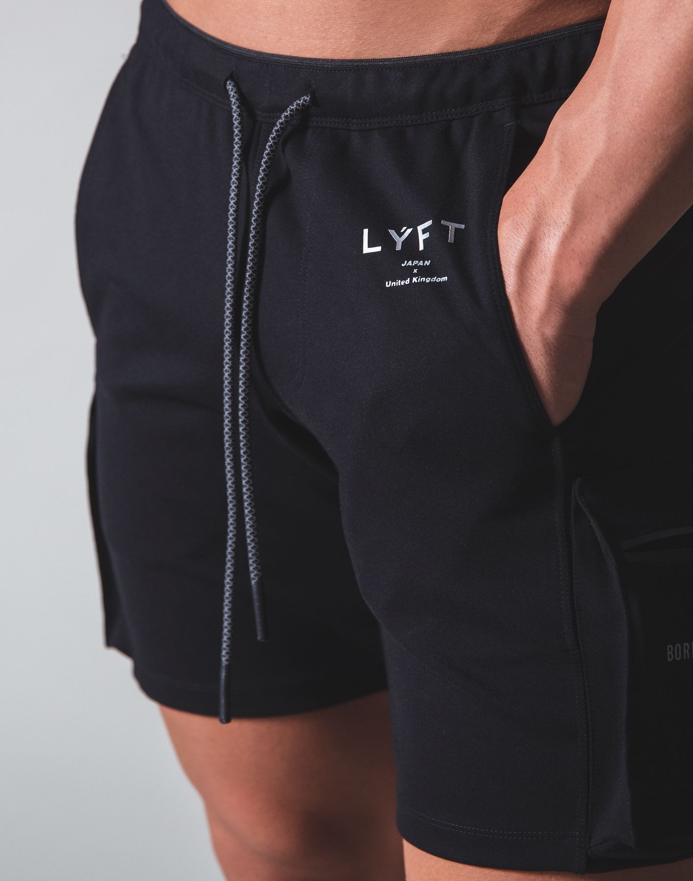 Quần lửng nam BORN TO LÝFT thiết kế túi hộp 2 bên co dãn 4 chiều