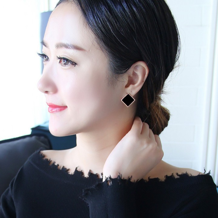 Bông Tai Hình Vuông Màu Đen Chất Liệu Thép Titan Không Rỉ TT 1674