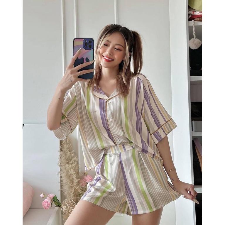 Bộ lụa đùi 2 nút áo crop top họa tiết siêu xinh