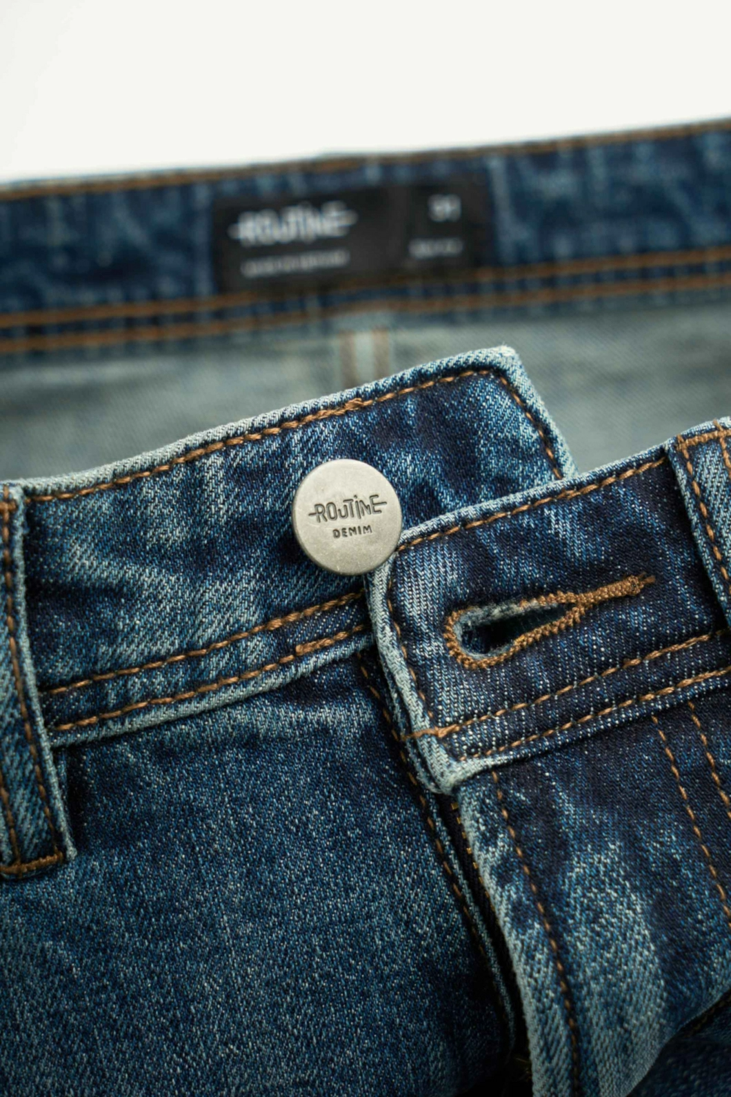 Quần Jean Nam ROUTINE Ống Ôm Túi Đắp Trơn Form Slim màu Xanh đậm - 10S24DPA006 | LASTORE MENSWEAR