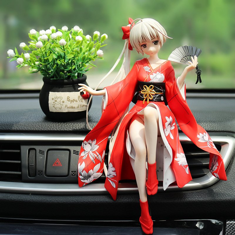 Mô hình tượng Cô gái Nhật Bản mặc kimono đỏ cầm quạt.