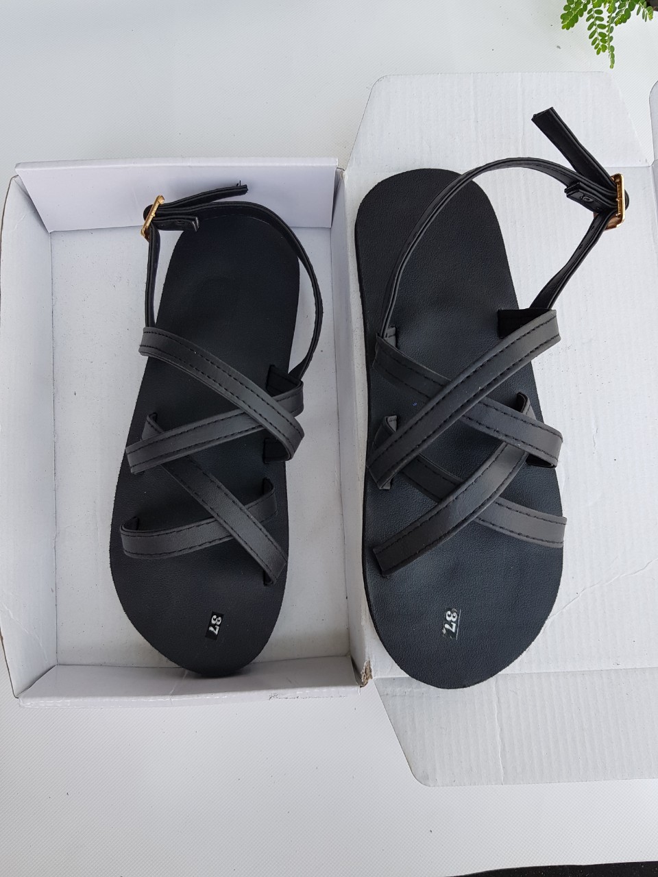 Dép sandal nữ ( đế đen và đế trắng ) size từ 35 nữ đến 42 nữ size khác nhắn tin để chọn thêm