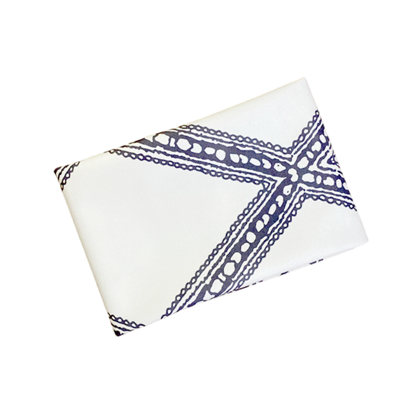 Thảm tập yoga du lịch cao cấp chính hãng Yvonne, White Navy (TẶNG KÈM 3 PHẦN QUÀ) dày 1,5mm gấp gọn, bề mặt nhám, siêu bám, ưa mồ hôi, dễ vệ sinh, chất liệu cao su tự nhiên, kích thước 183cm x 66cm, nặng 1,2kg