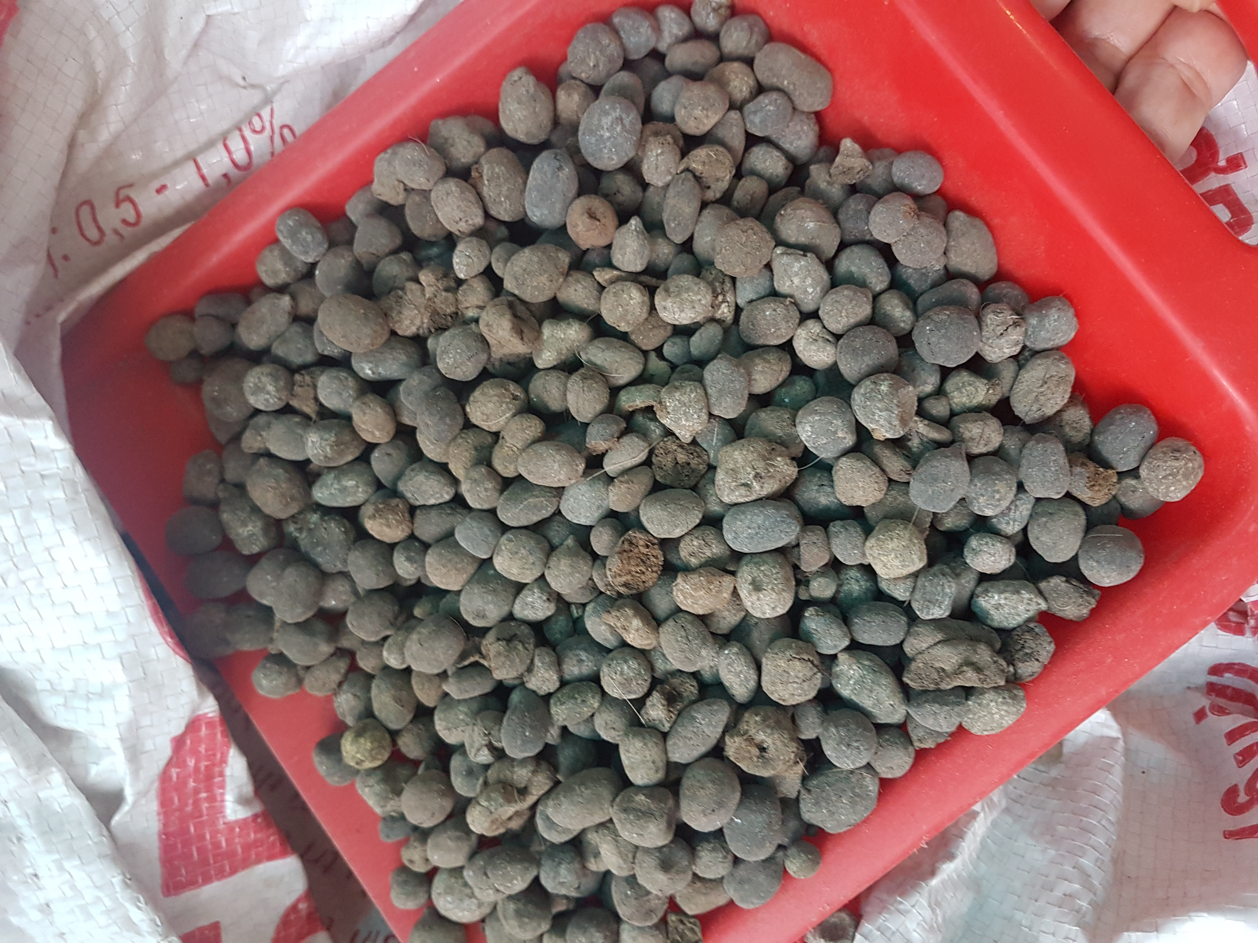 1kg Phân dê đã qua xử lý, khô ráo sạch sẽ dùng để bón cho hoa lan, hoa hồng, rau, cây ăn trái, phân bón lành tính không gây cháy rễ