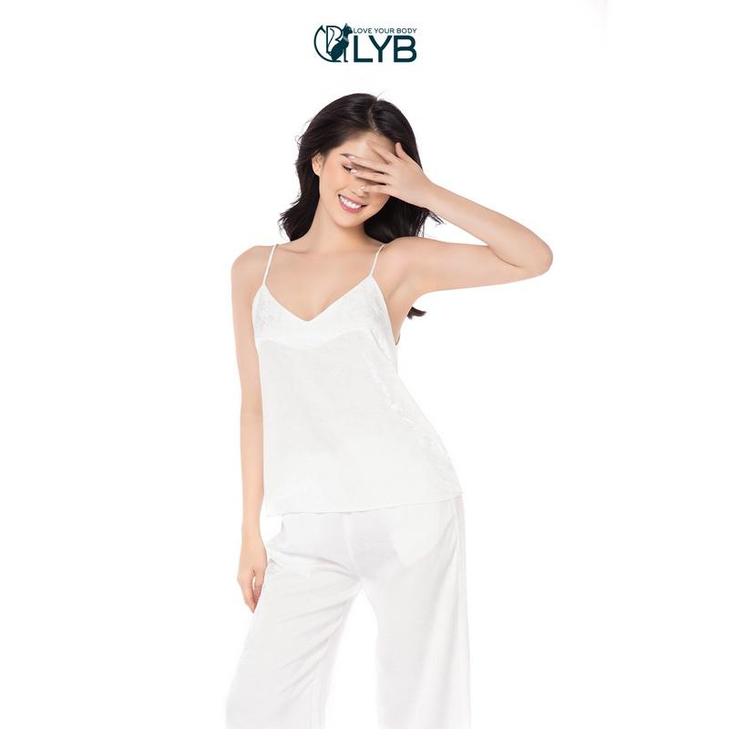 Đồ bộ dài mặc nhà lụa form suông 4 món tinh tế nhẹ nhàng màu trắng LYB - FW22-H00004