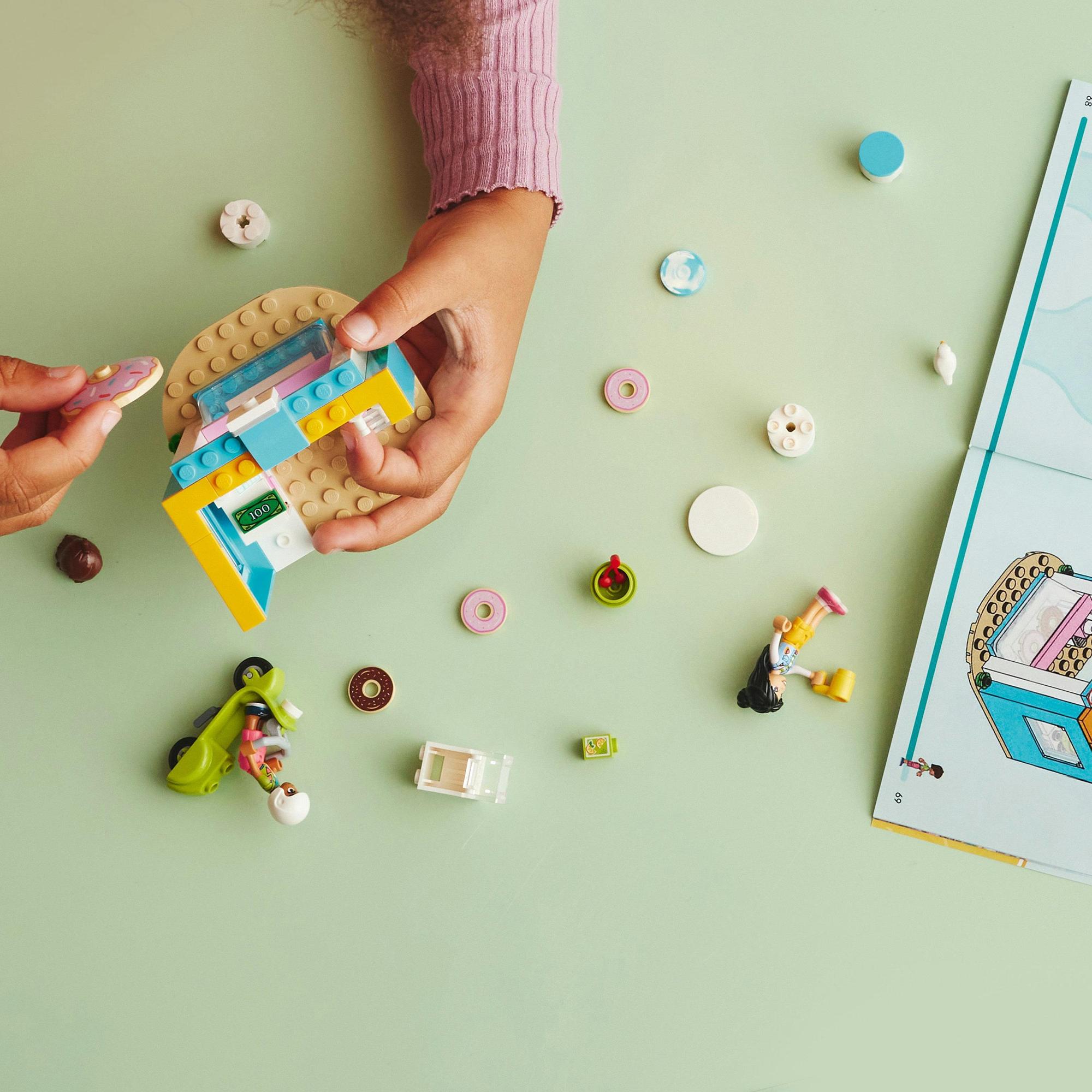 LEGO Friends 41723 Tiệm Bánh Rán Donut