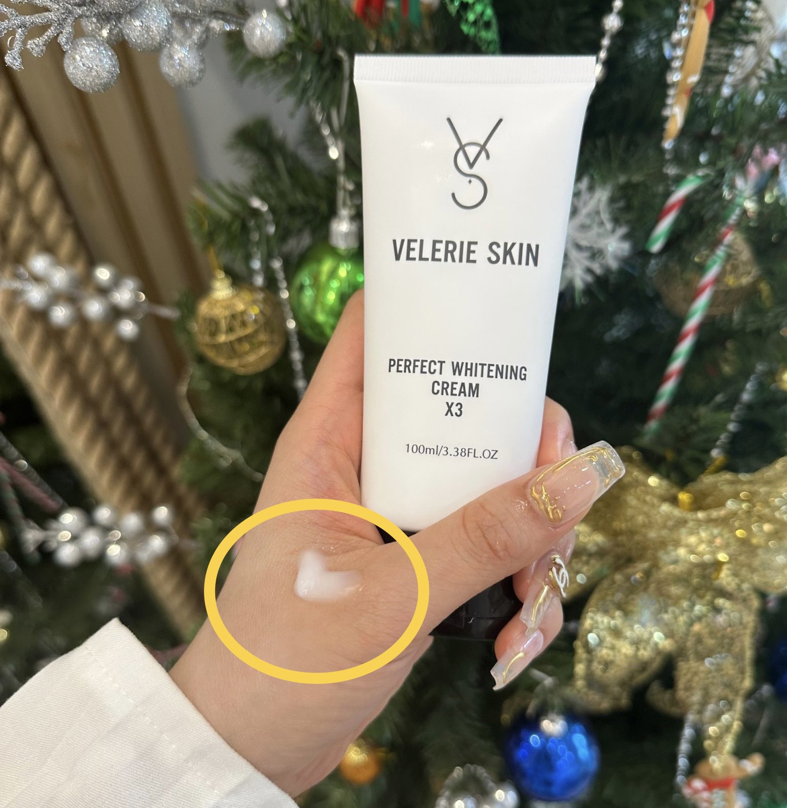 Kem Xóa Thâm Velerie Skin Perfect Whitening Cream x3. Hiệu quả trên cả 6 vùng: mông, bikini, ti, nách, đầu gối, khuỷu tay. Chất kem trong, thấm nhanh, chống nước.