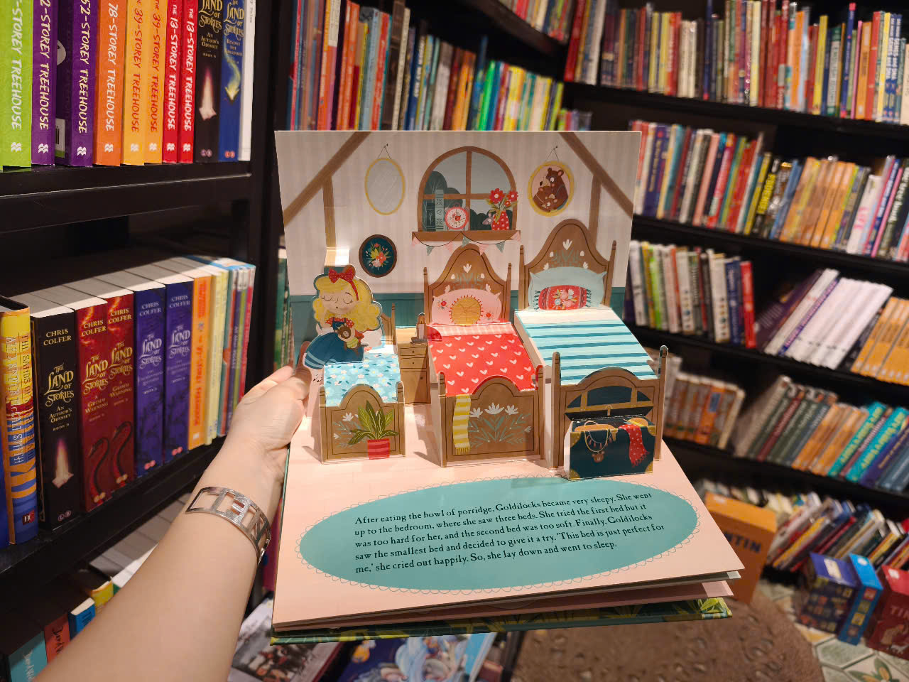 Sách - Goldilocks and the Three Bears (Fairy Tale Pop-Up Book) by Samara Hardy - Children's Books In English