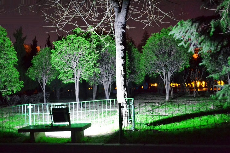 Đèn LED siêu sáng sạc điện có ĐKTX , điều chỉnh xoay 360 độ W726 50W