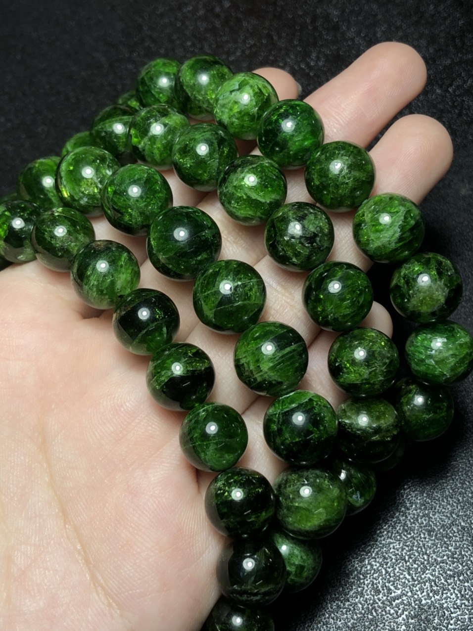 Vòng tay đá Diopside tự nhiên hạt 10mm
