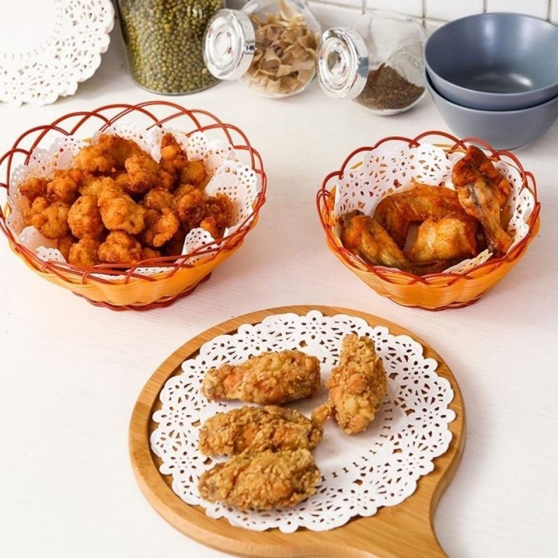 Set 100 tờ giấy nến tròn HOA VĂN thấm dầu đục lỗ lót thức ăn, đồ chiên rán, bánh ngọt phong cách Vintage decor bàn ăn
