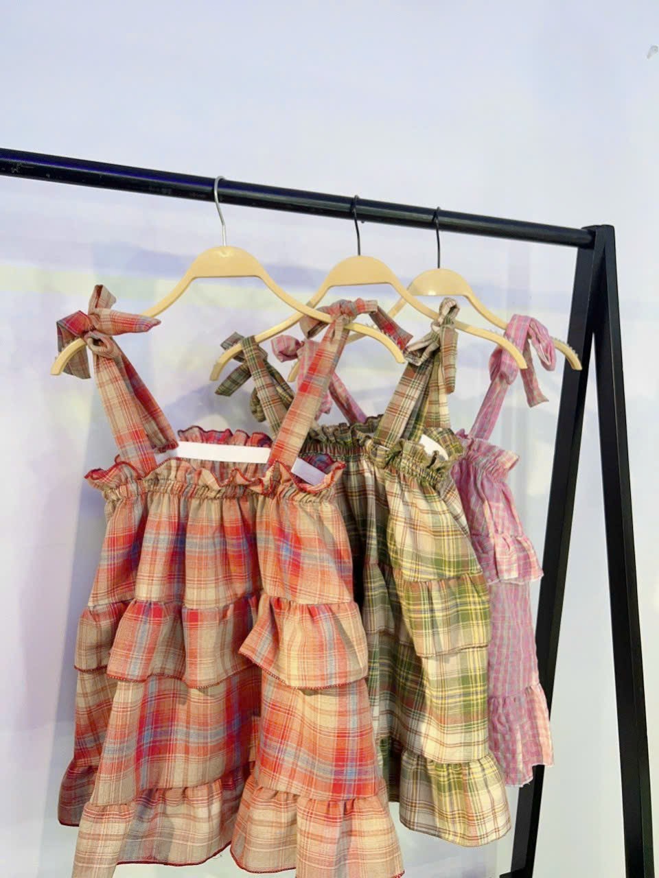Áo hai dây babydoll caro nữ phối viền bèo tầng cột nơ vai phog cách Vintage siêu xinh chất vải kate, ÁO SƠ MI KẺ ĐỎ BÈO TÂNG 2S CHO NỮ,