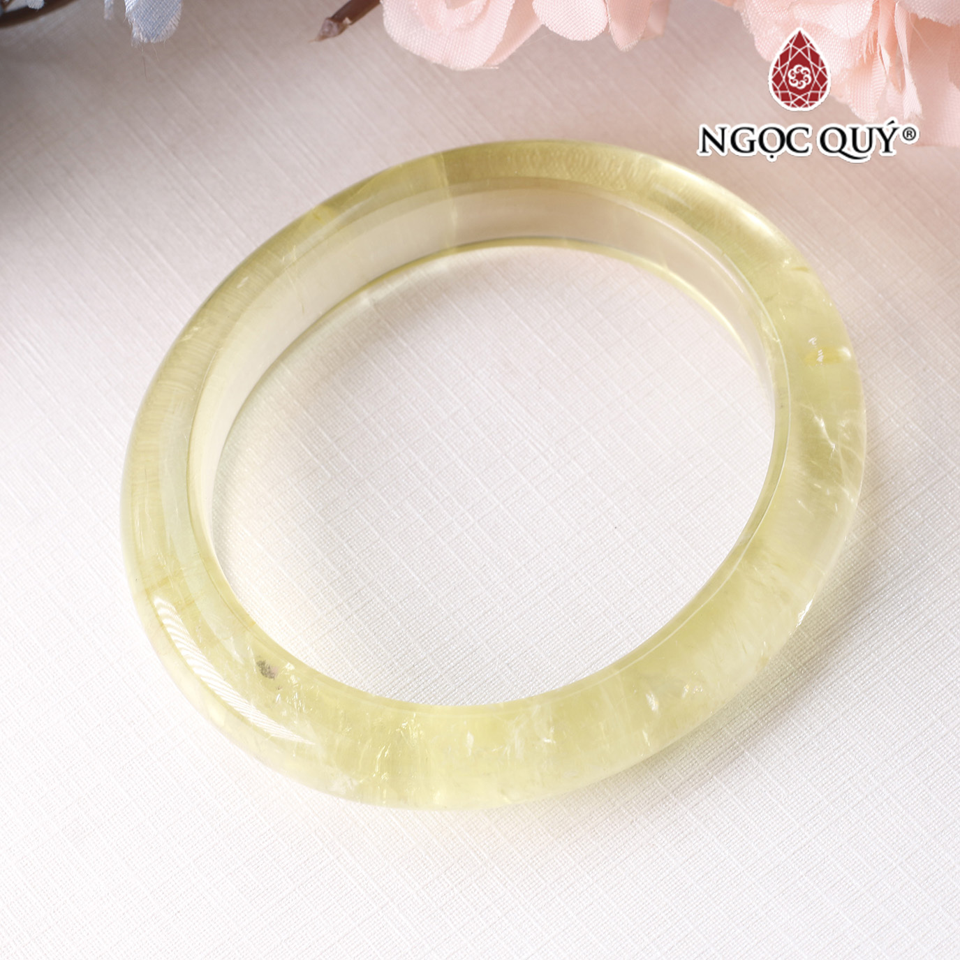 Vòng nguyên khối đá thạch anh vàng hình oval  - Ngọc Quý