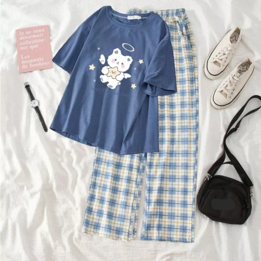 Sét Bộ Nữ SS24, Sét Đồ Nữ Đi Chơi Đẹp In Gấu Ôm Sao, Sét Áo Vải Cotton Và Quần Kẻ Đen Cá Tính