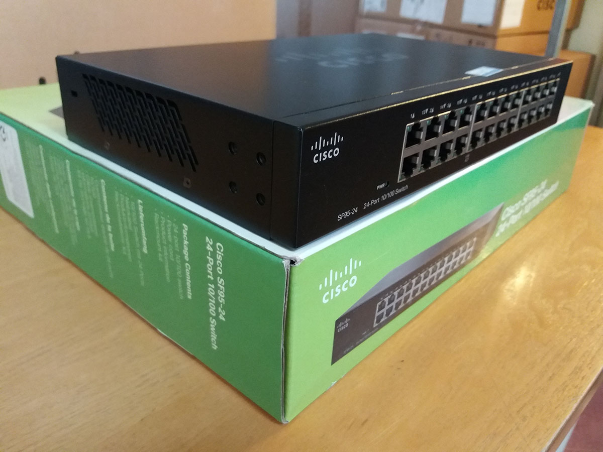 Bộ chia mạng Switch Cisco SF95-24 SMB 95 Series 24-Port 10/100 Mbps - Hàng nhập khẩu