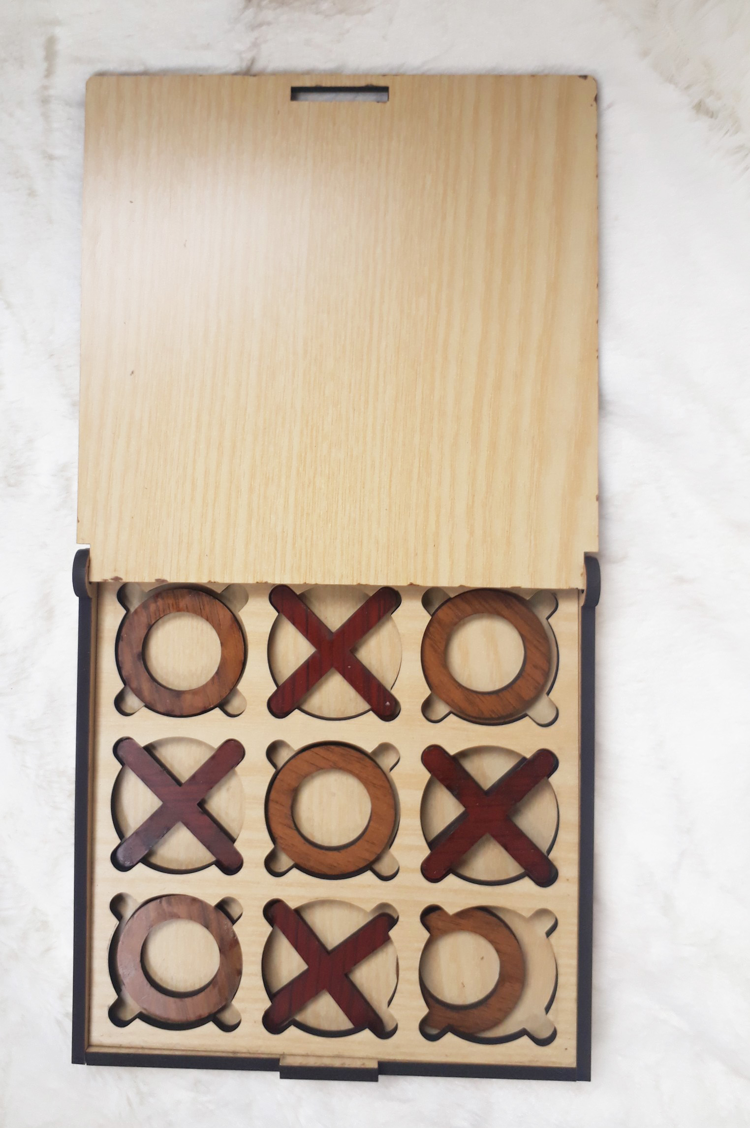 Cờ tic-tac-toe giúp trẻ thông minh, nhạy bén. game trí tuệ nhỏ gọn giúp trẻ tách rời với màn hình máy tính, điện thoại . kiểu dáng nhỏ gọn có thể mang đi mọi nơi