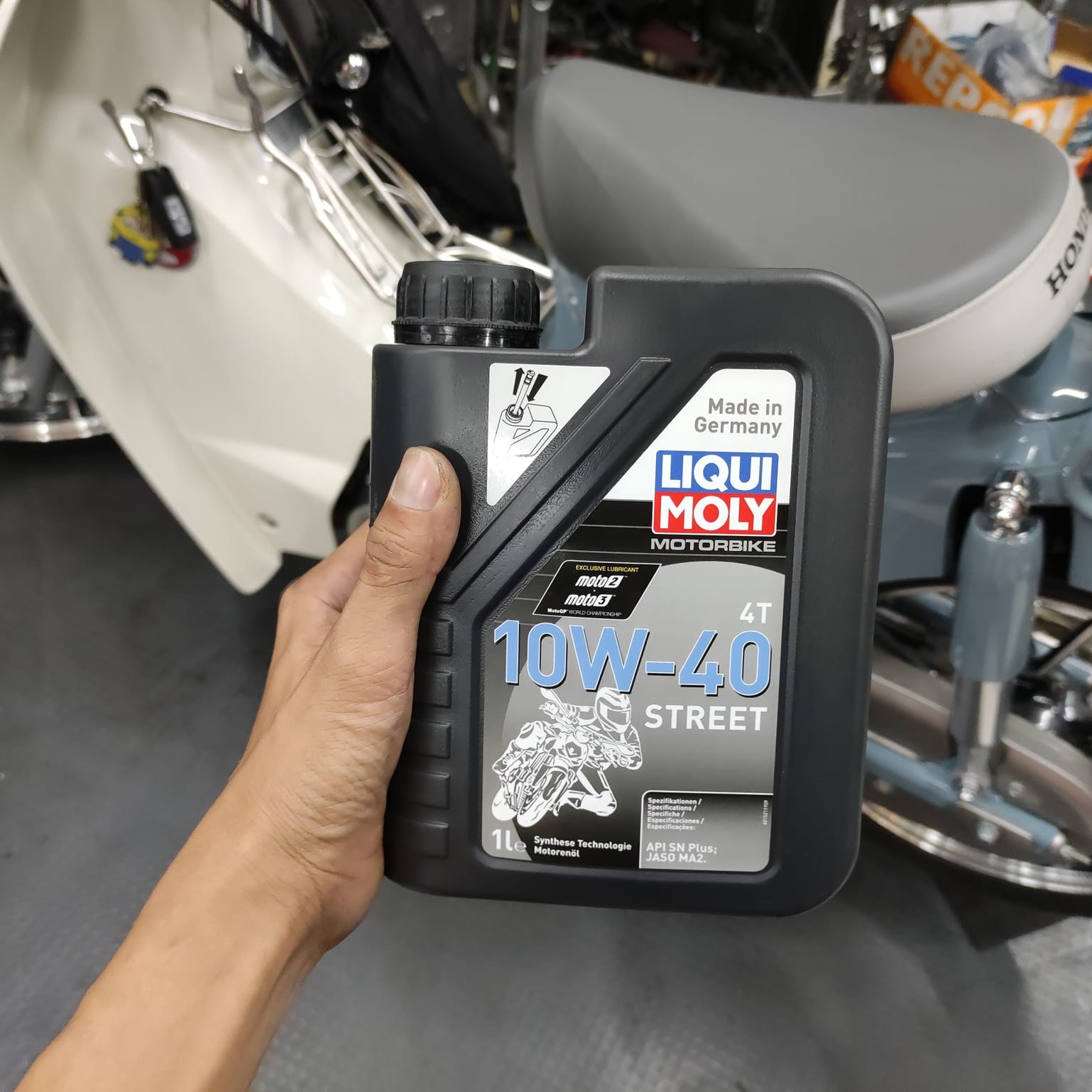 Nhớt Liqui Moly Motorbike Street 4T 10W40 1L (950004)