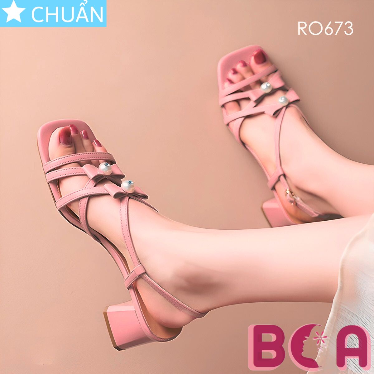 Xăng đan nữ gót vuông cao 5 phân RO673 ROSATA tại BCASHOP đính nơ cùng màu và ngọc trai sang trọng, điệu đà, xinh xắn
