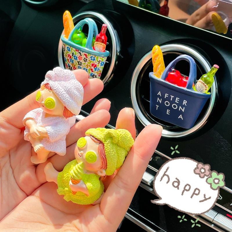 Kẹp Khuếch Tán Nước Hoa Trên Xe Hơi Hình Cô Gái Dễ Thương