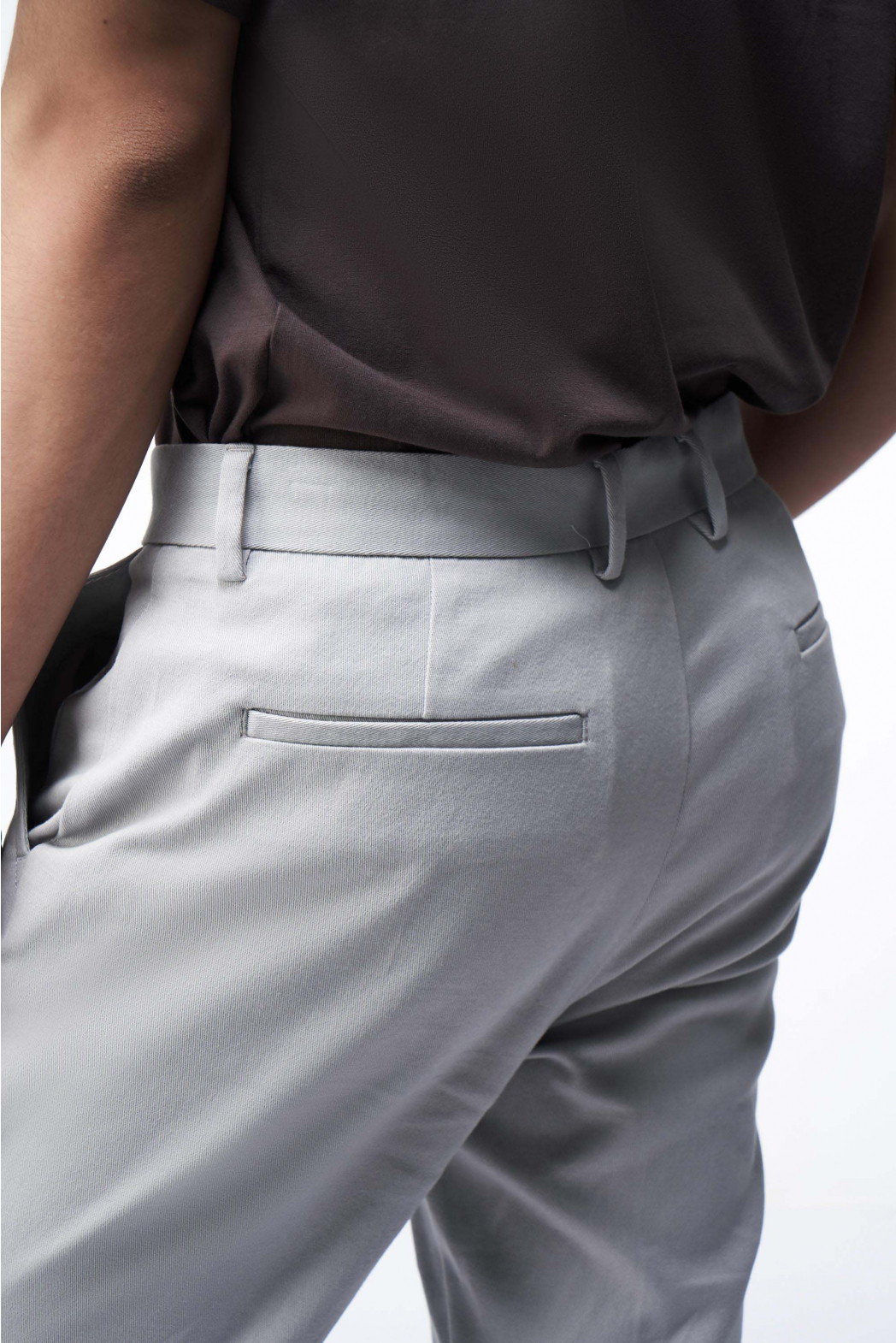 QUẦN KAKI NAM ROUTINE màu XÁM form slim crop chất vải kaki cotton cao cấp có độ co giãn nhẹ - 10F21PCA002CR1 | LASTORE MENSWEAR