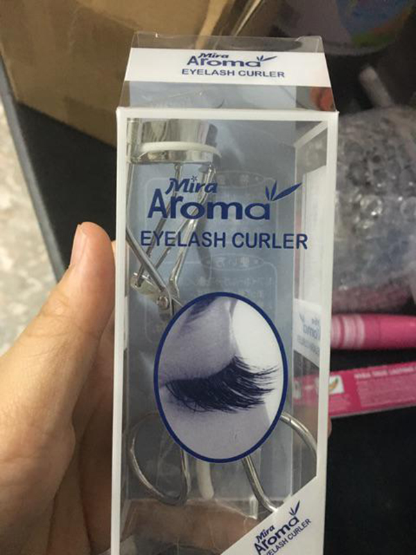 Bấm mi siêu cong Aoma eyelash curler tặng kèm móc khoá