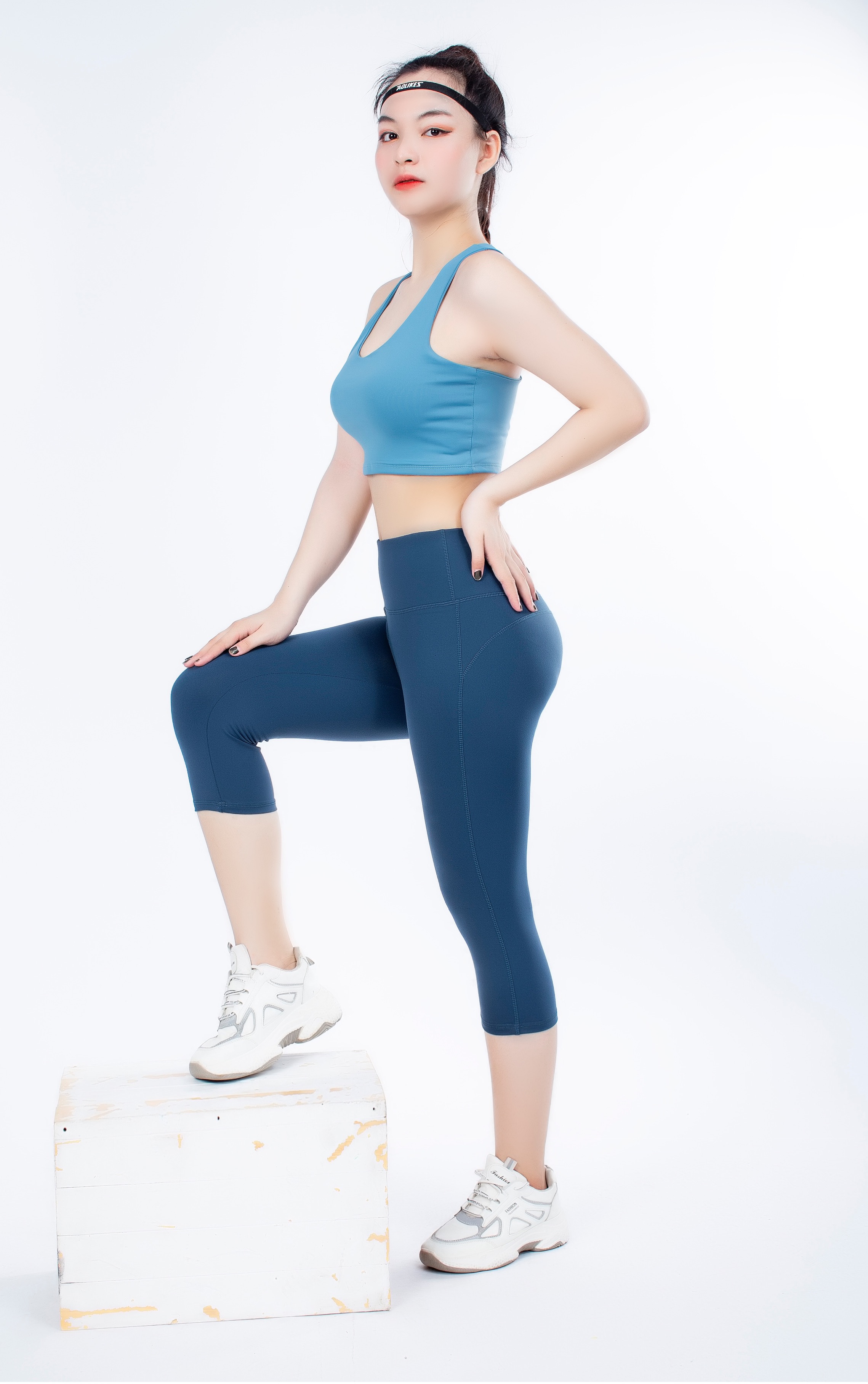 Quần lửng legging thể thao nữ trơn nâng mông màu