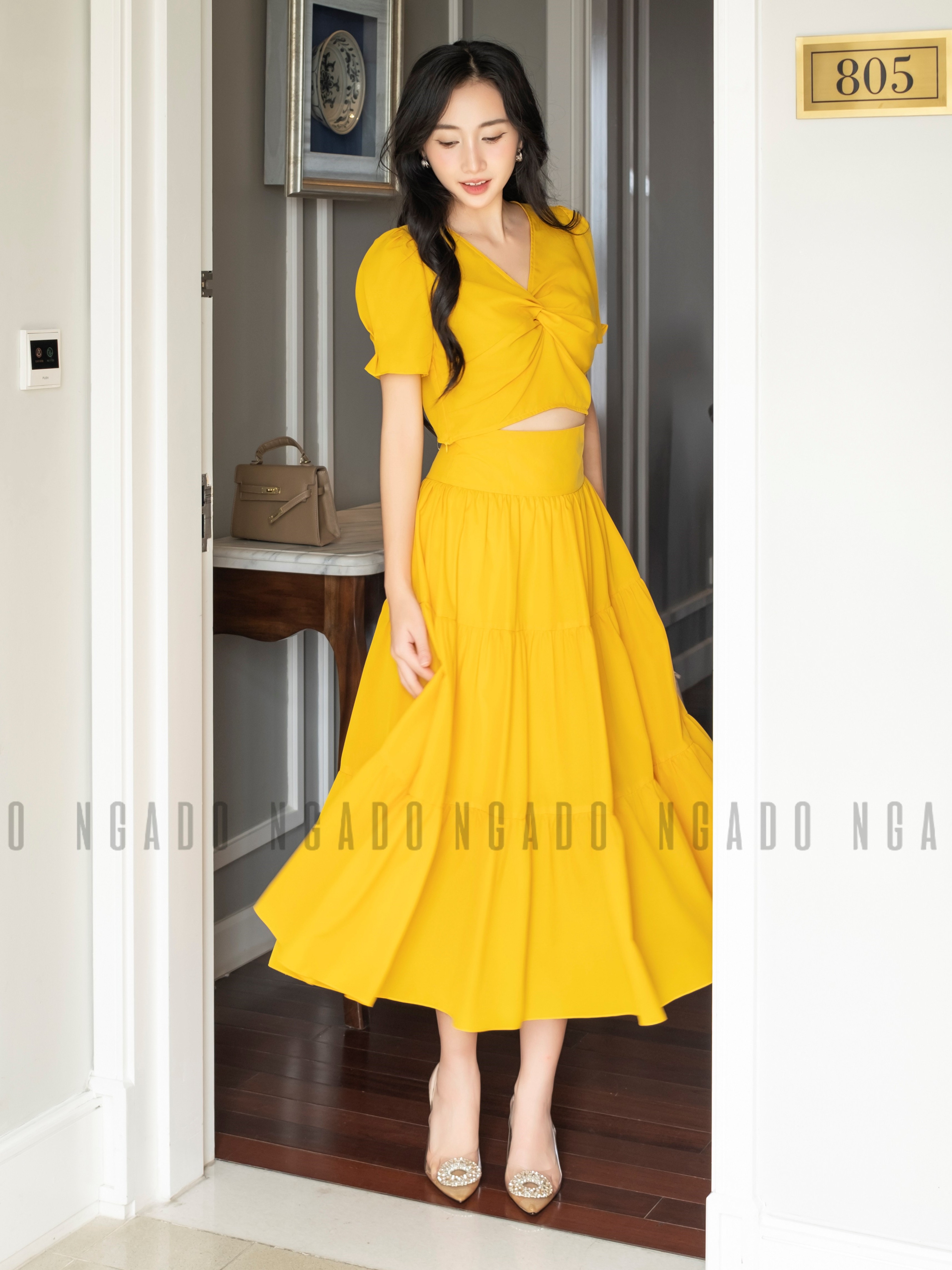 Set áo váy vàng NGADO , set đồ nữ , Set áo kèm chân váy xòe , Set đồ nữ thiết kế